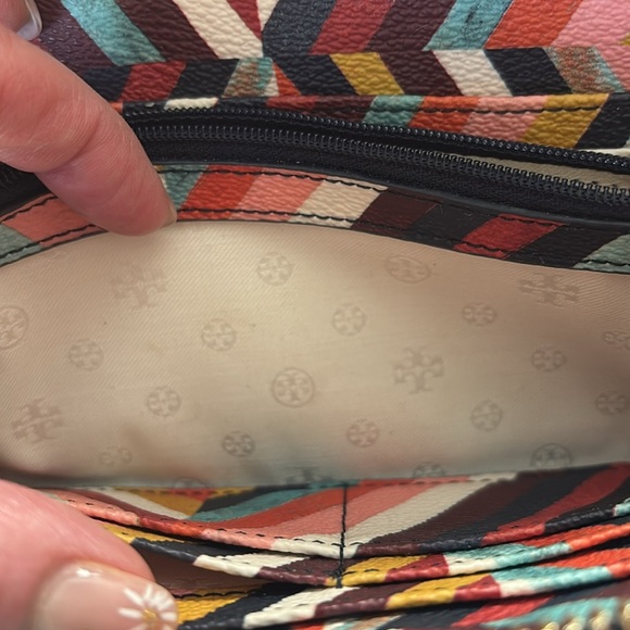 EUC-Tory Burch Kerrington Diamond Square Tote & Wallet Set w/bag charm\key chain - Picture 17 of 17